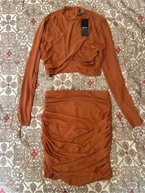 Women Rust Ruched Midi Skirt Set Large